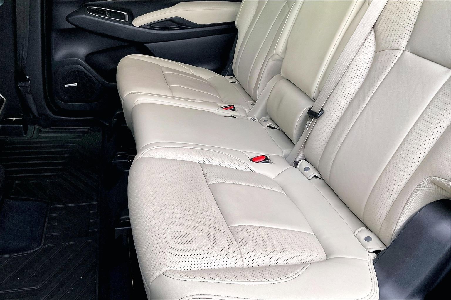 Used 2021 Subaru Ascent Limited w/ Technology Package image 17