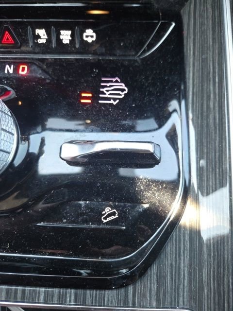 Used 2022 Jeep Wagoneer Series III w/ Premium Group I image 39