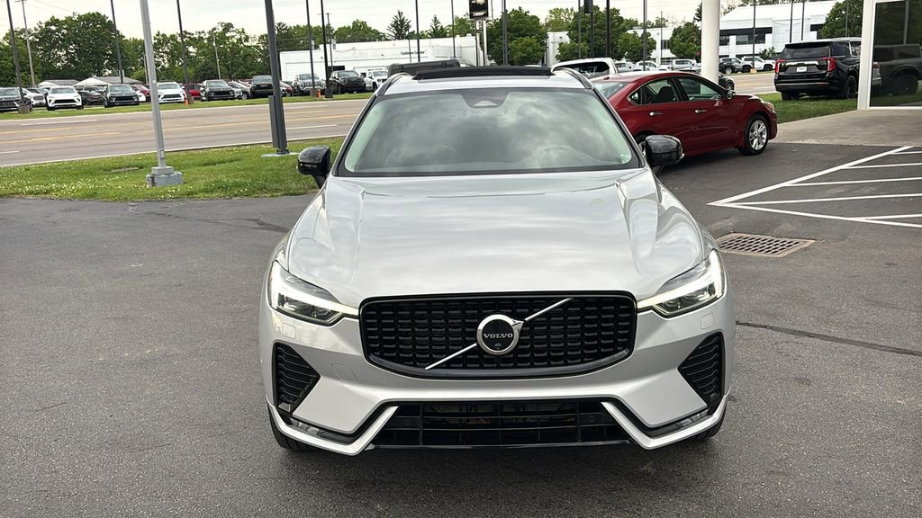 Used 2023 Volvo XC60 B5 Plus w/ Climate Package AWD/4WD image 5