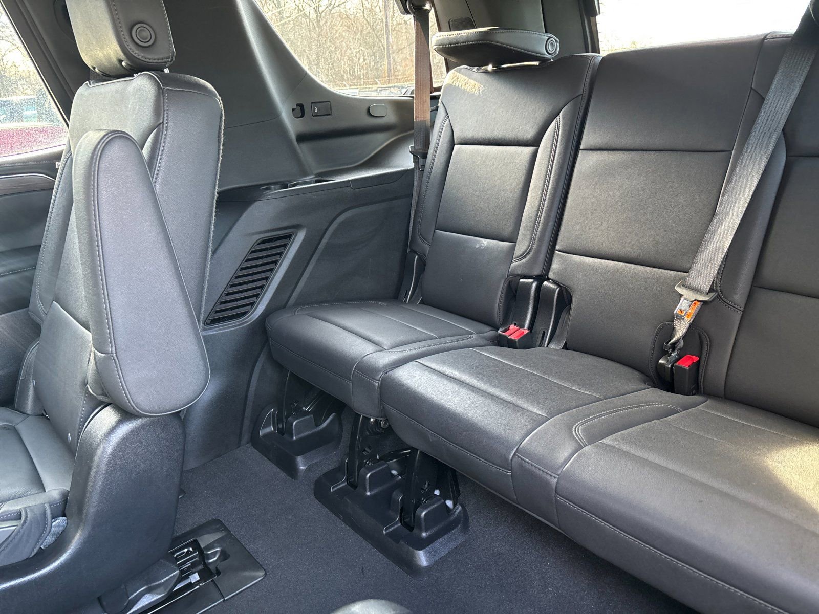 Used 2023 Chevrolet Tahoe LT w/ Luxury Package image 15