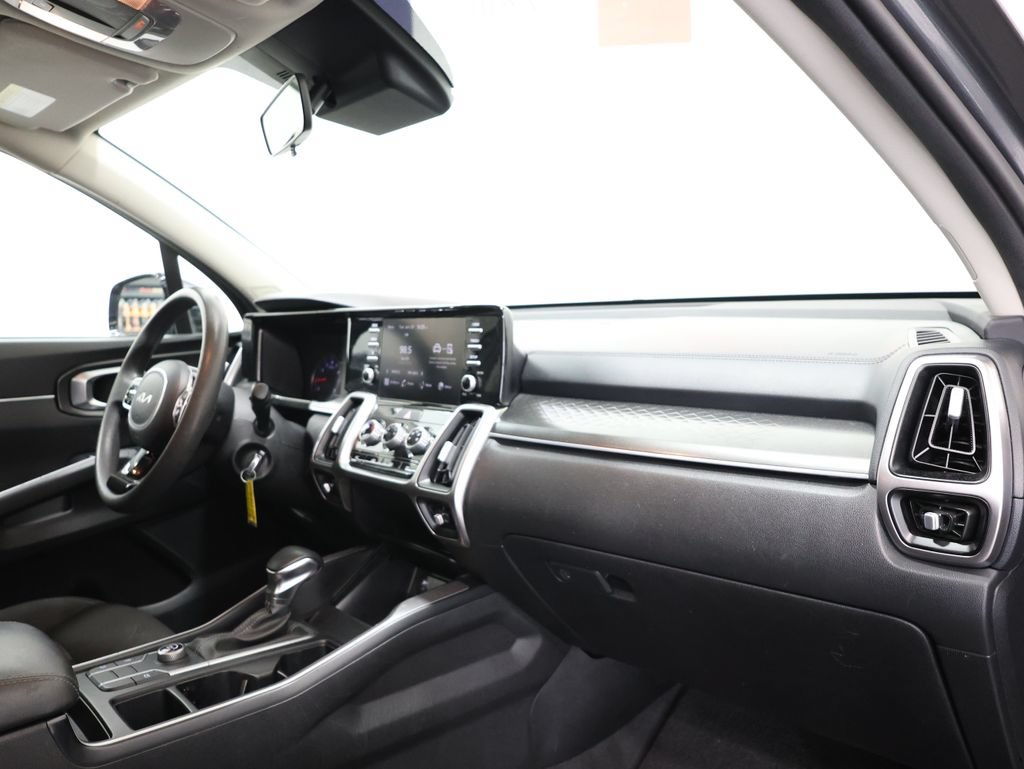 Used 2022 Kia Sorento LX FWD image 23