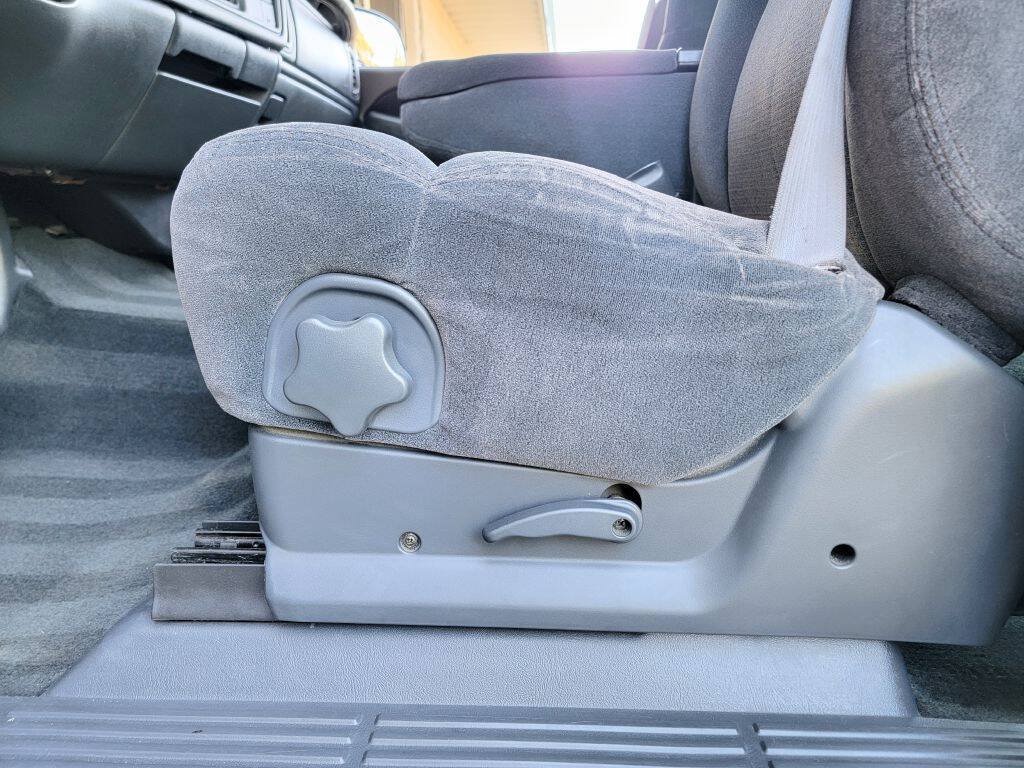 Used 2001 Chevrolet Silverado 1500 LS RWD image 15