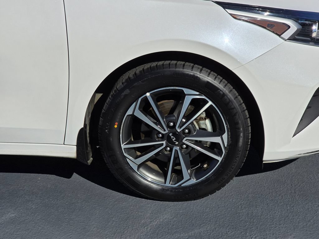 Certified 2024 Kia Forte LXS w/ LXS Technology Package FWD image 9