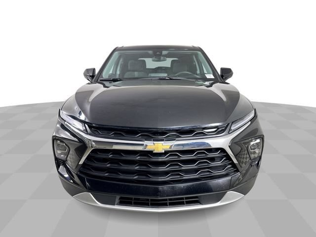 Used 2025 Chevrolet Blazer LT FWD image 3