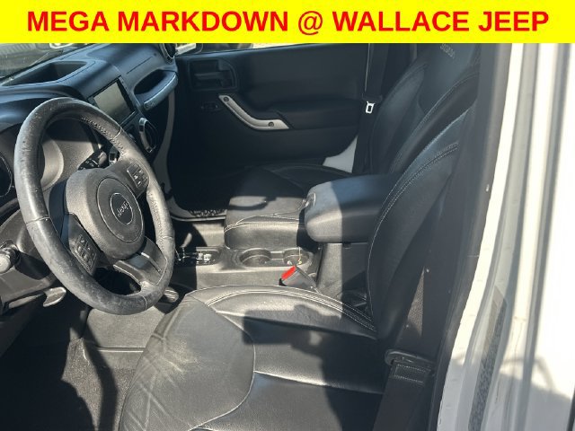 Used 2017 Jeep Wrangler Unlimited Sahara w/ Connectivity Group AWD/4WD image 11