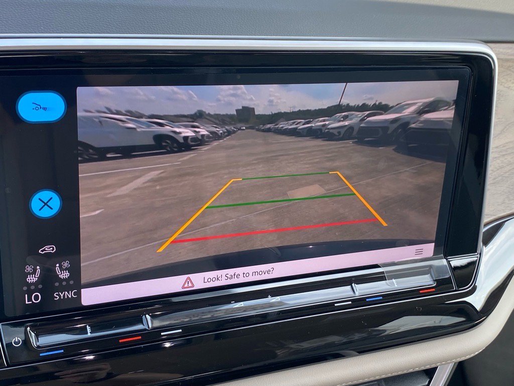 New 2026 Volkswagen Atlas SE image 10