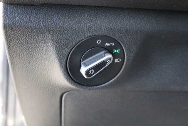 Used 2022 Volkswagen Jetta SE image 17