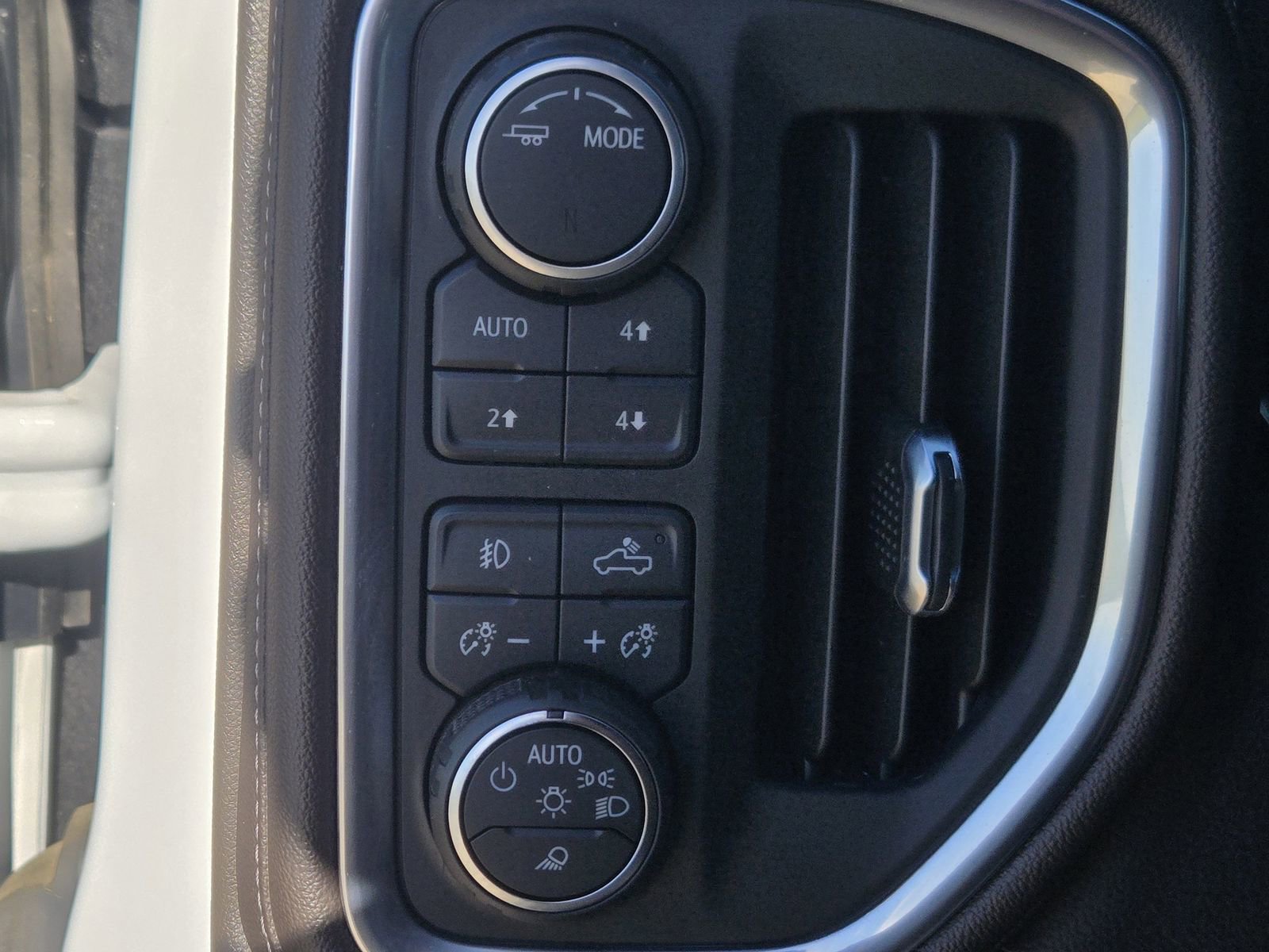 Used 2022 Chevrolet Silverado 1500 LTZ w/ LTZ Premium Package image 23