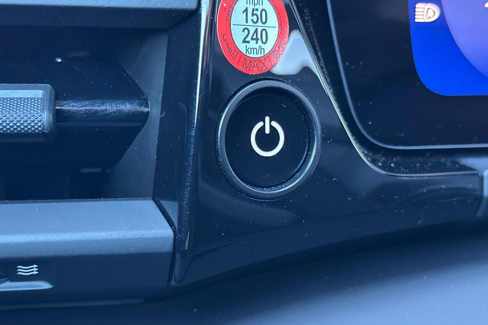 Certified 2025 Porsche Macan 4 Electric image 29