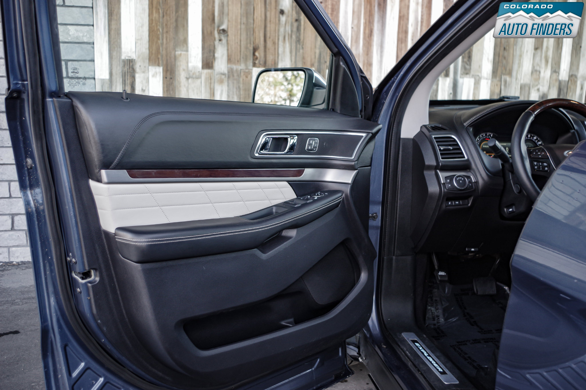 Used 2019 Ford Explorer Platinum image 10