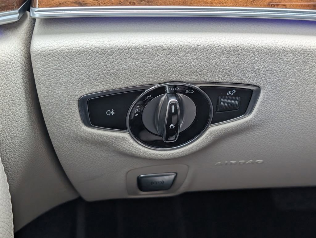 Certified 2018 Mercedes-Benz E 400 4MATIC Wagon image 18