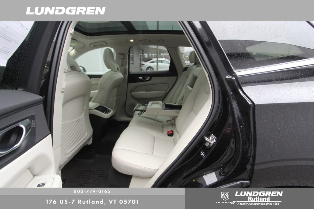 Used 2022 Volvo XC60 B6 Inscription w/ Advanced Package image 40