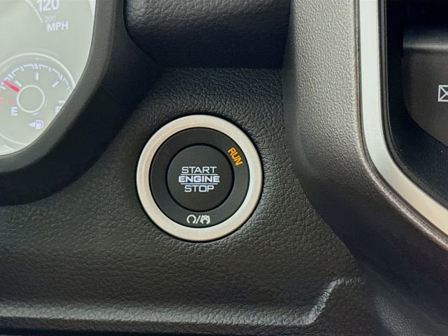 New 2026 RAM 1500 4x4 Crew Cab image 13
