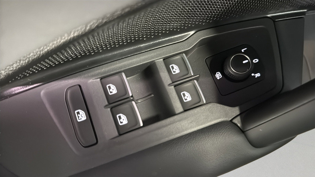 New 2026 Volkswagen Tiguan SE image 15