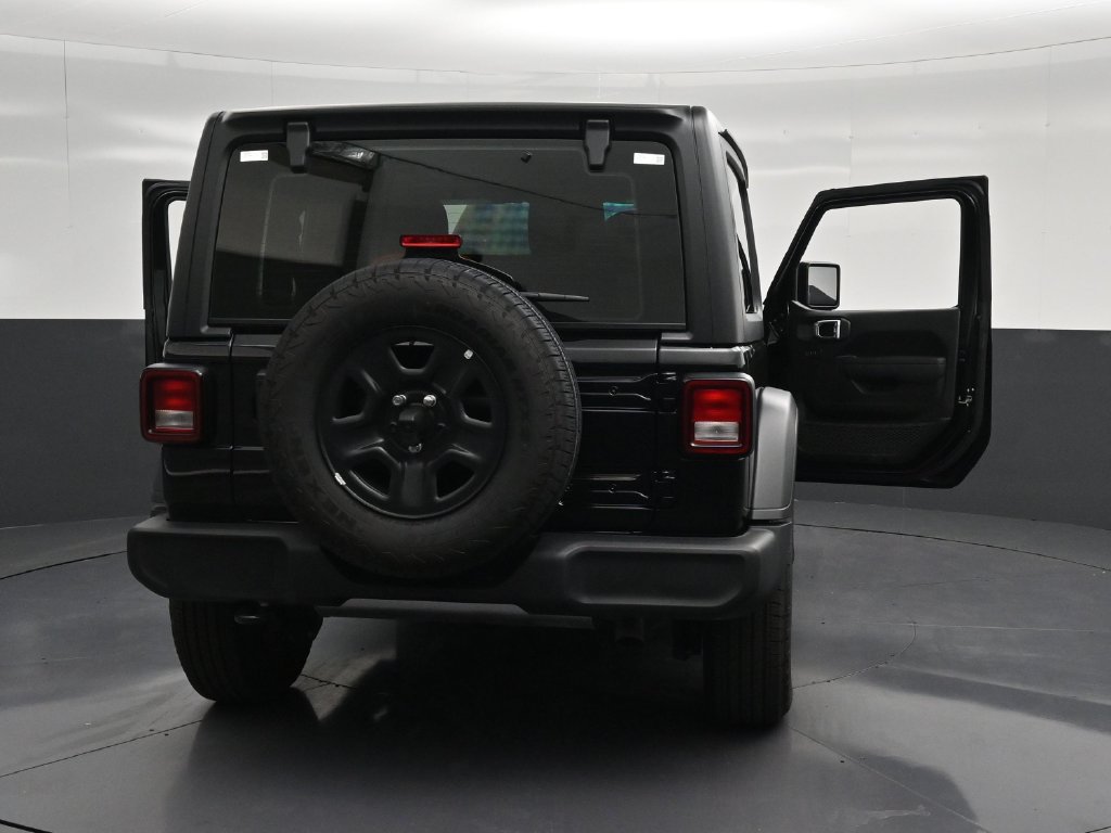 Used 2026 Jeep Wrangler Sport AWD/4WD image 33
