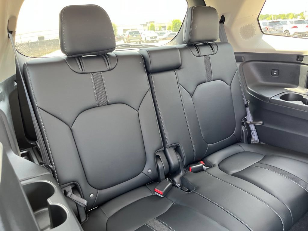 Certified 2025 Honda Pilot Touring image 29