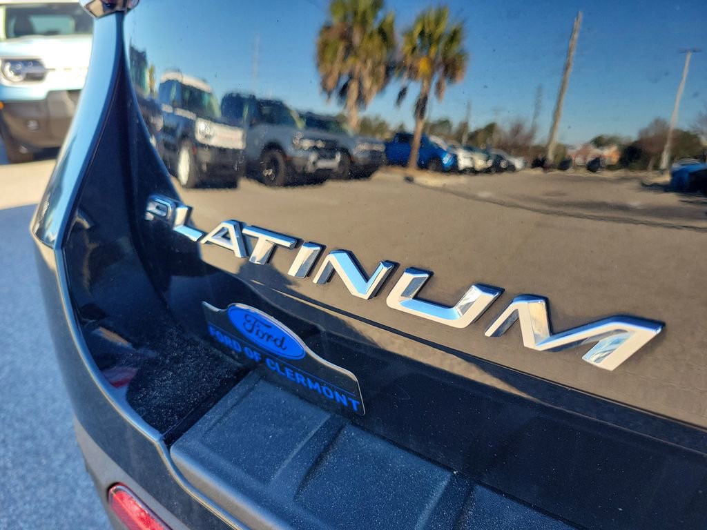 Used 2025 Ford Explorer Platinum image 8