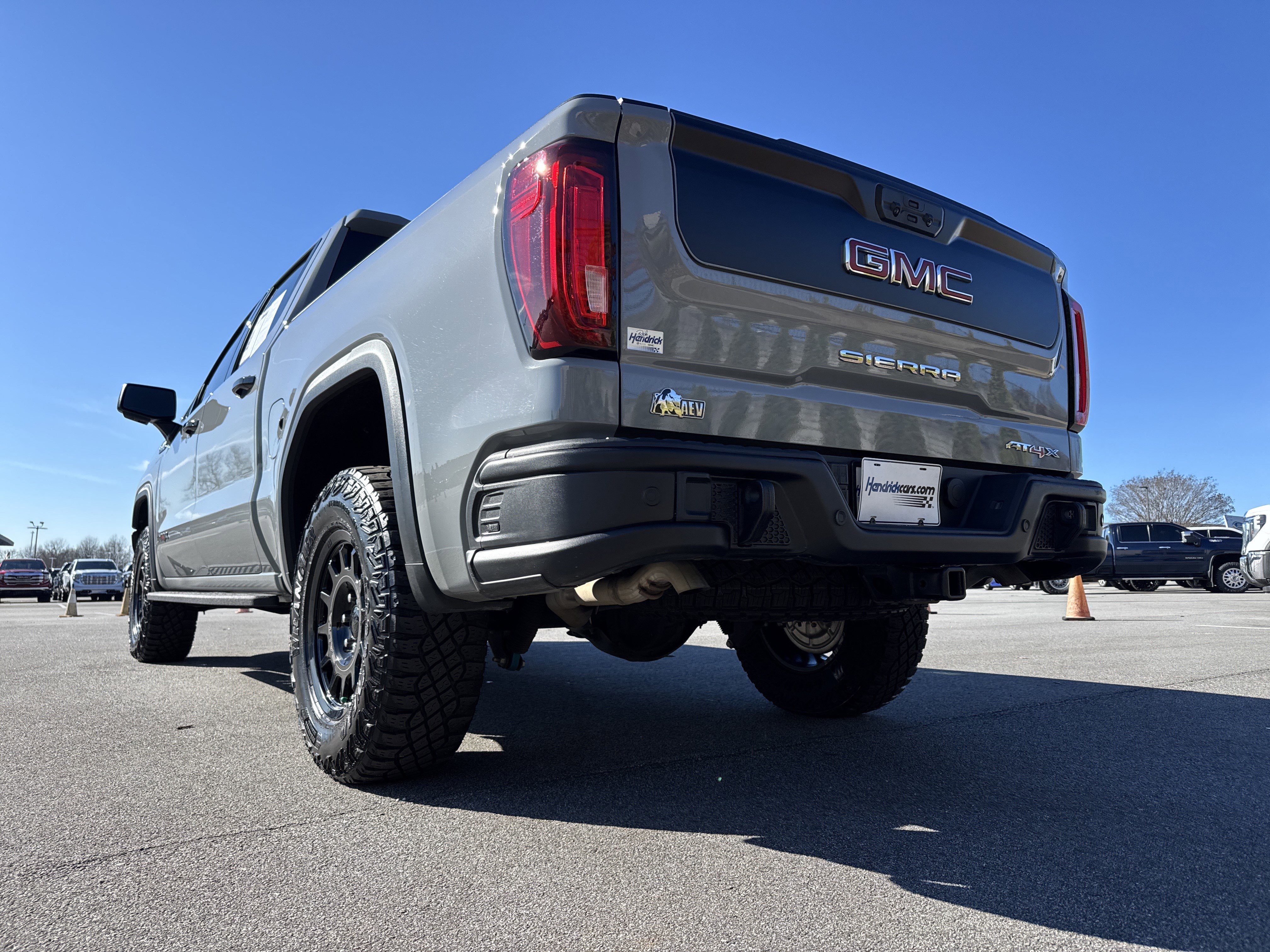 Used 2024 GMC Sierra 1500 AT4X w/ AT4X AEV Edition image 8