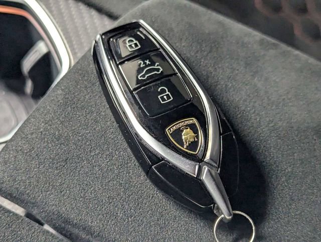 Used 2023 Lamborghini Urus Performante image 25