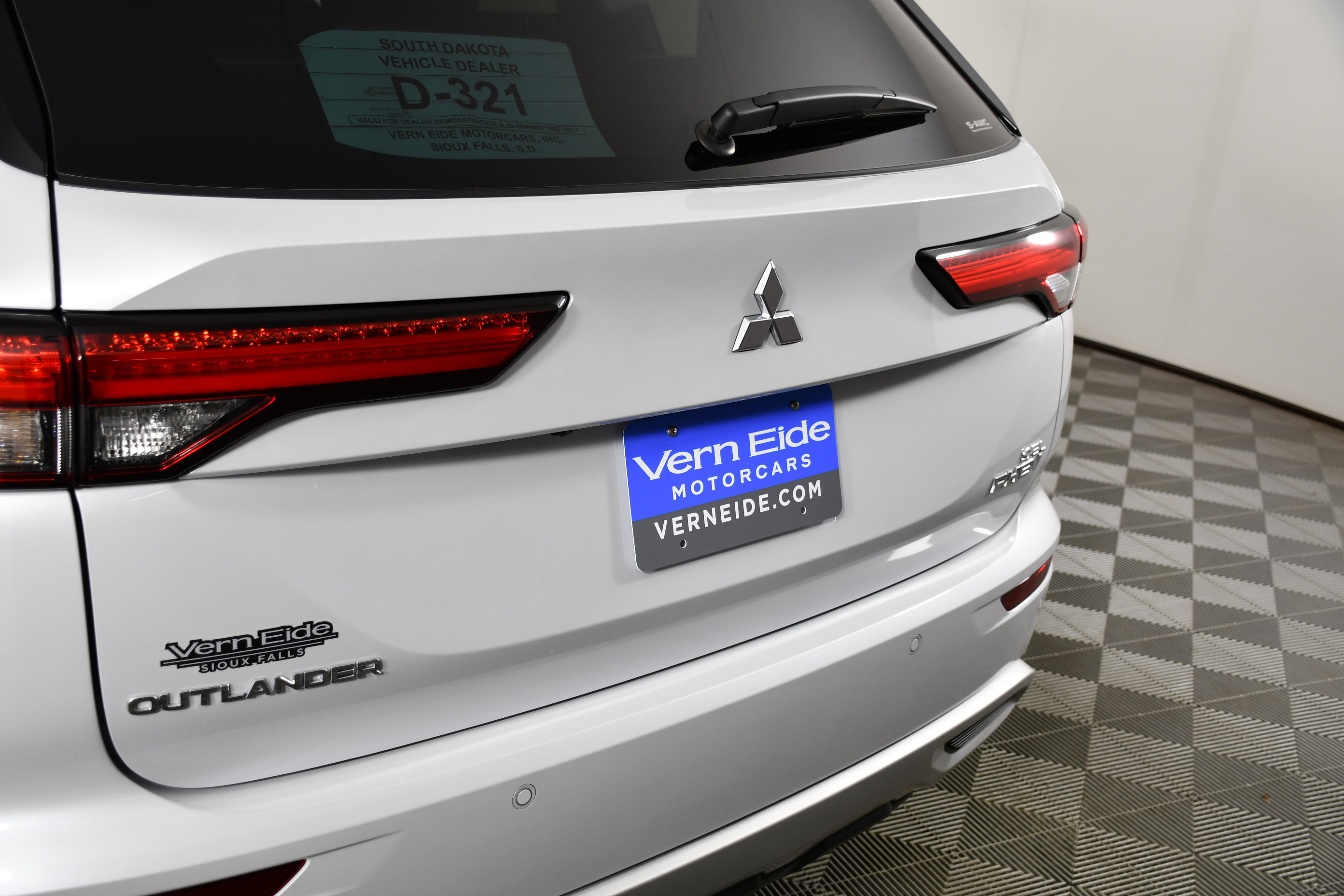 Used 2025 Mitsubishi Outlander SEL image 15