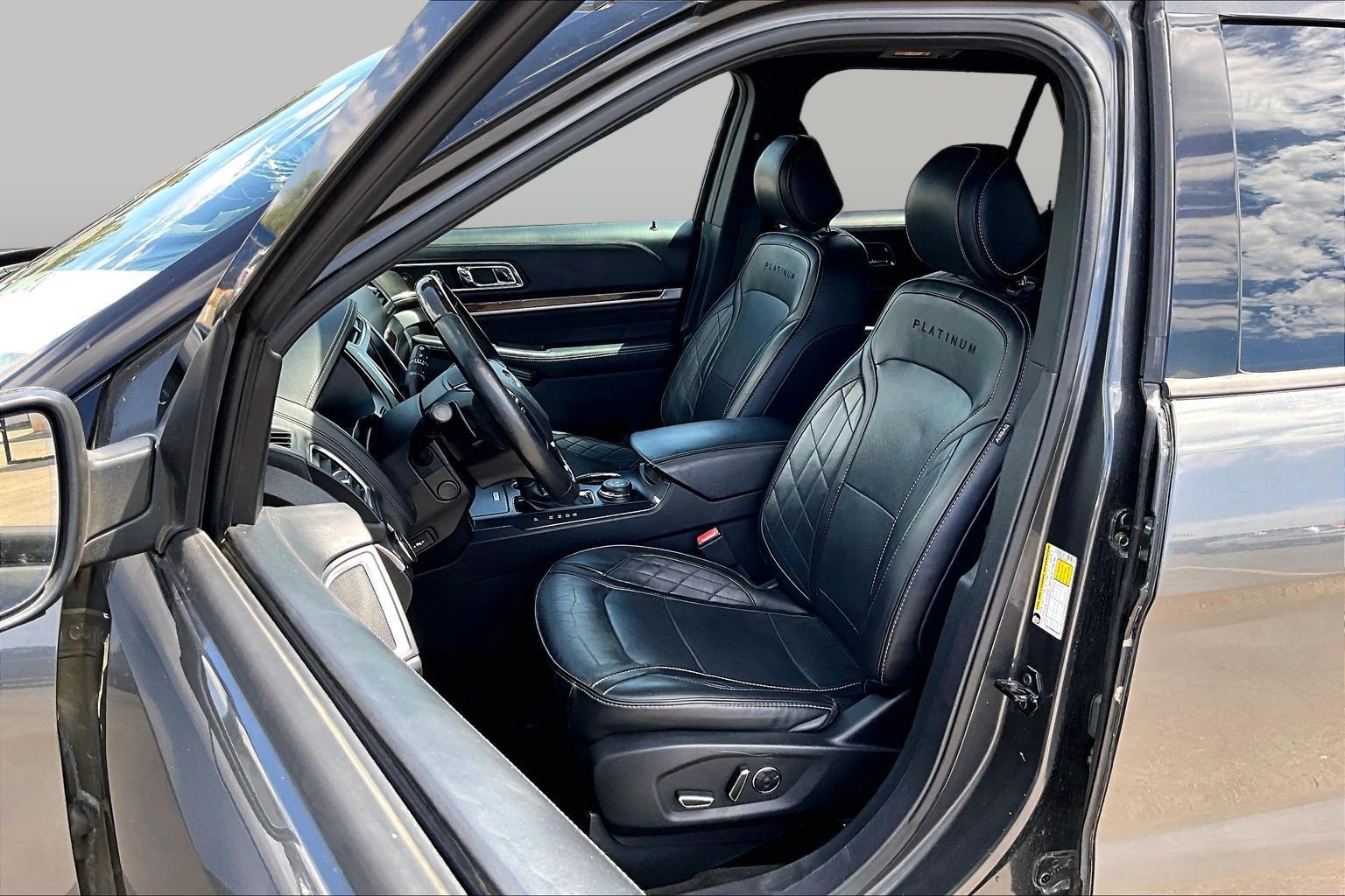 Used 2017 Ford Explorer Platinum AWD/4WD image 26