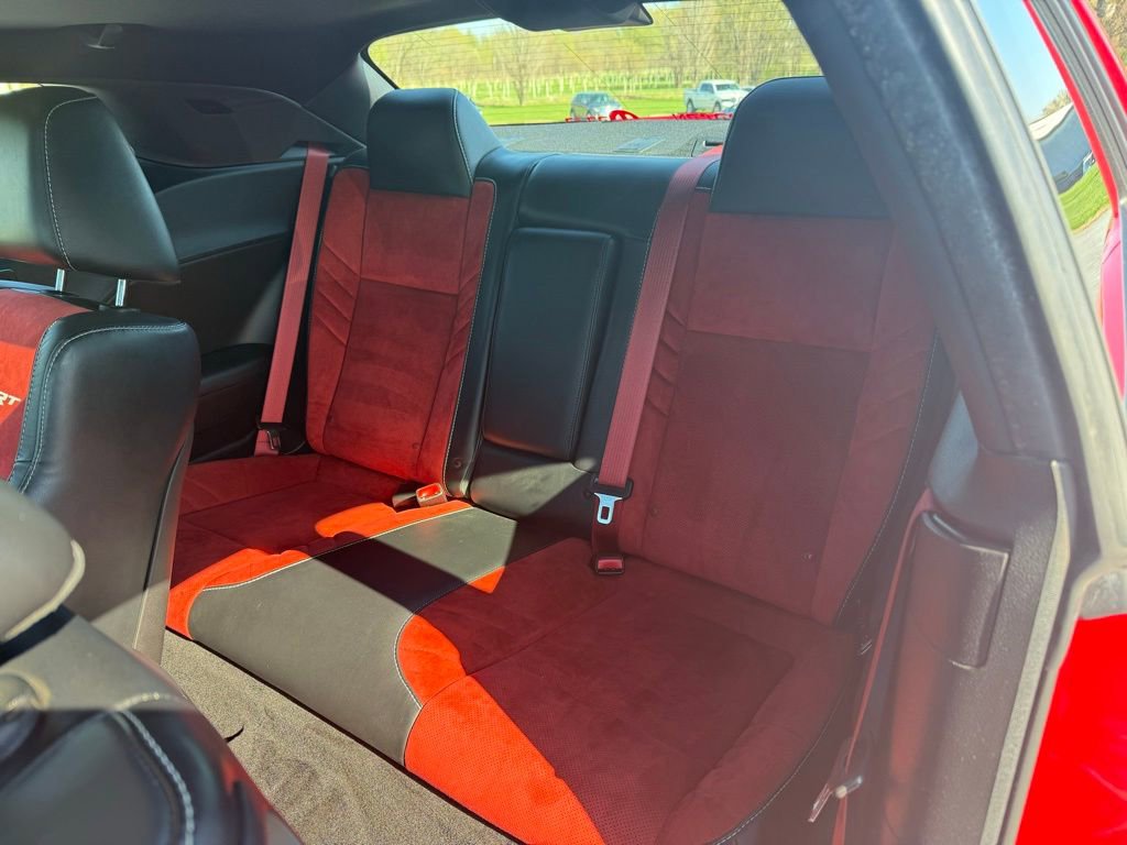 Used 2015 Dodge Challenger SRT w/ Technology Group image 18