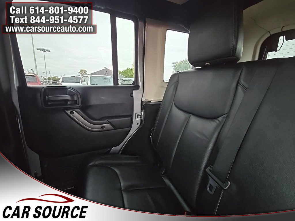 Used 2018 Jeep Wrangler Unlimited Sahara w/ Dual Top Group image 21