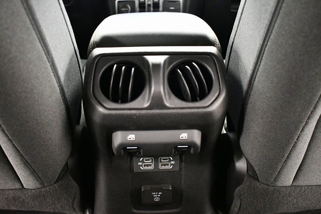 Used 2024 Jeep Wrangler Unlimited Sahara image 15