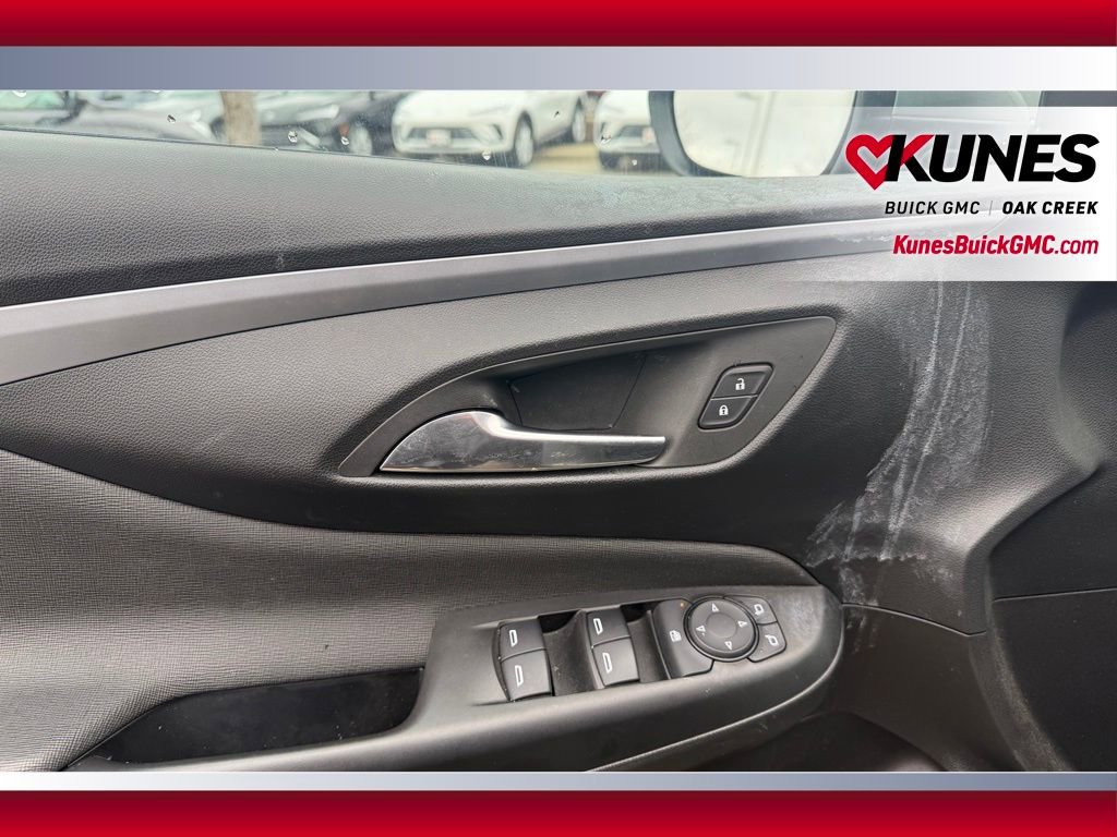 Used 2025 Buick Envista Preferred w/ Convenience I Package FWD image 7