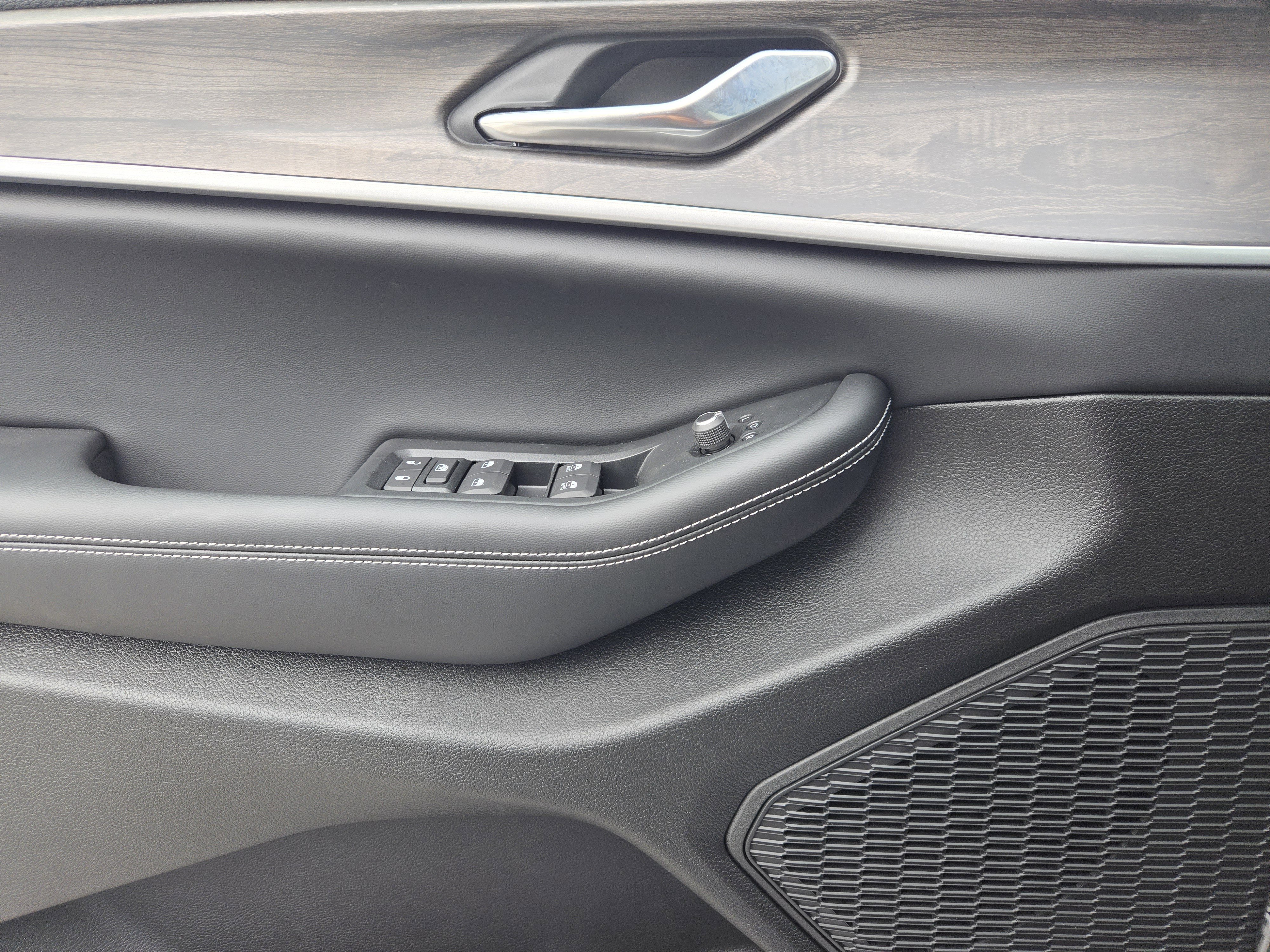 New 2026 Jeep Grand Cherokee Altitude image 17