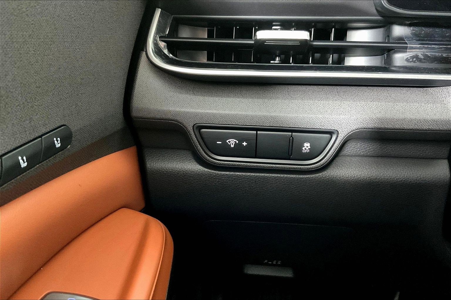 Certified 2026 Kia Carnival EX FWD image 15