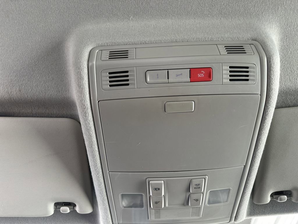 Used 2018 Volkswagen Tiguan SE image 24