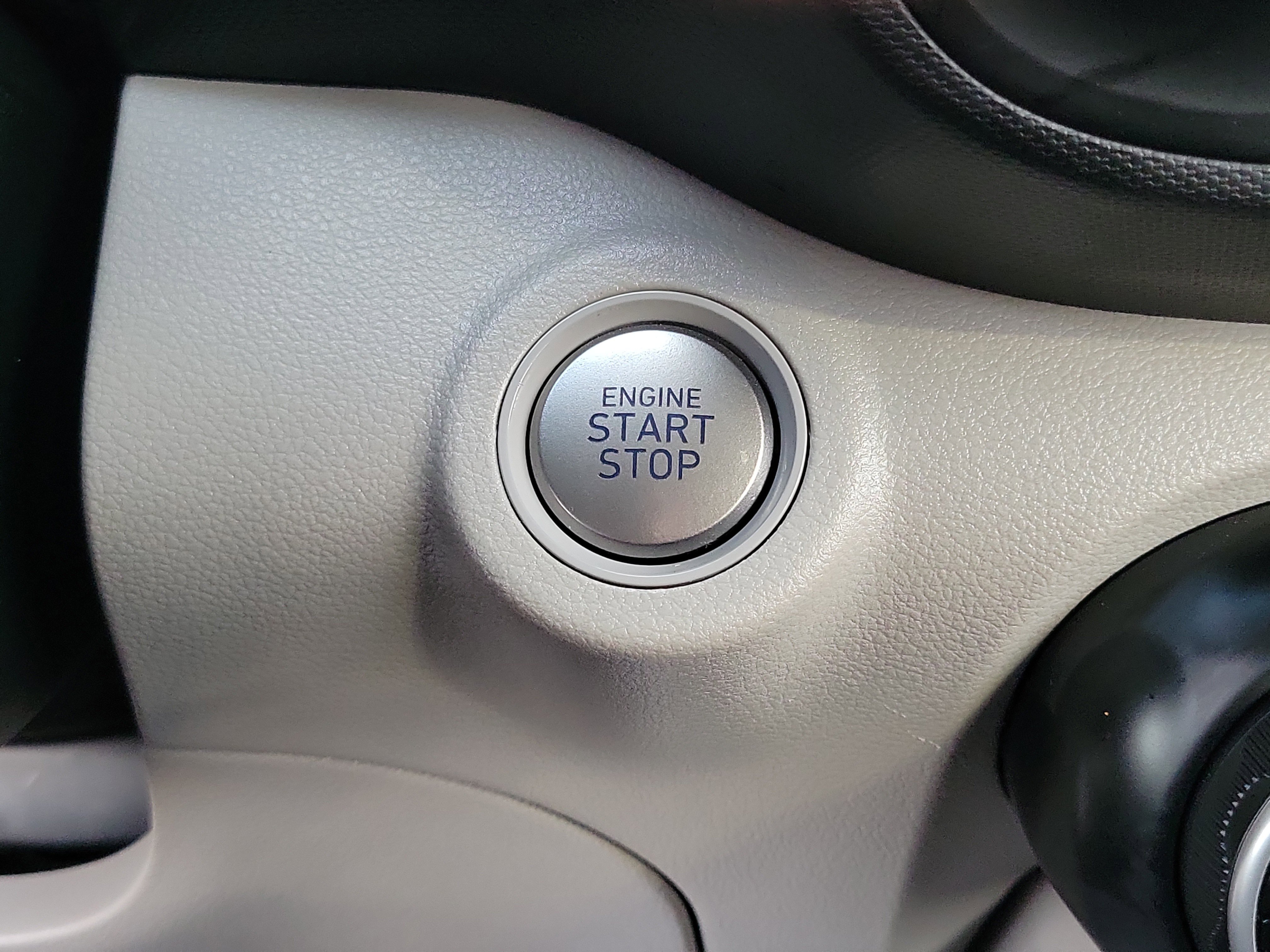 Certified 2025 Hyundai Venue SEL image 16