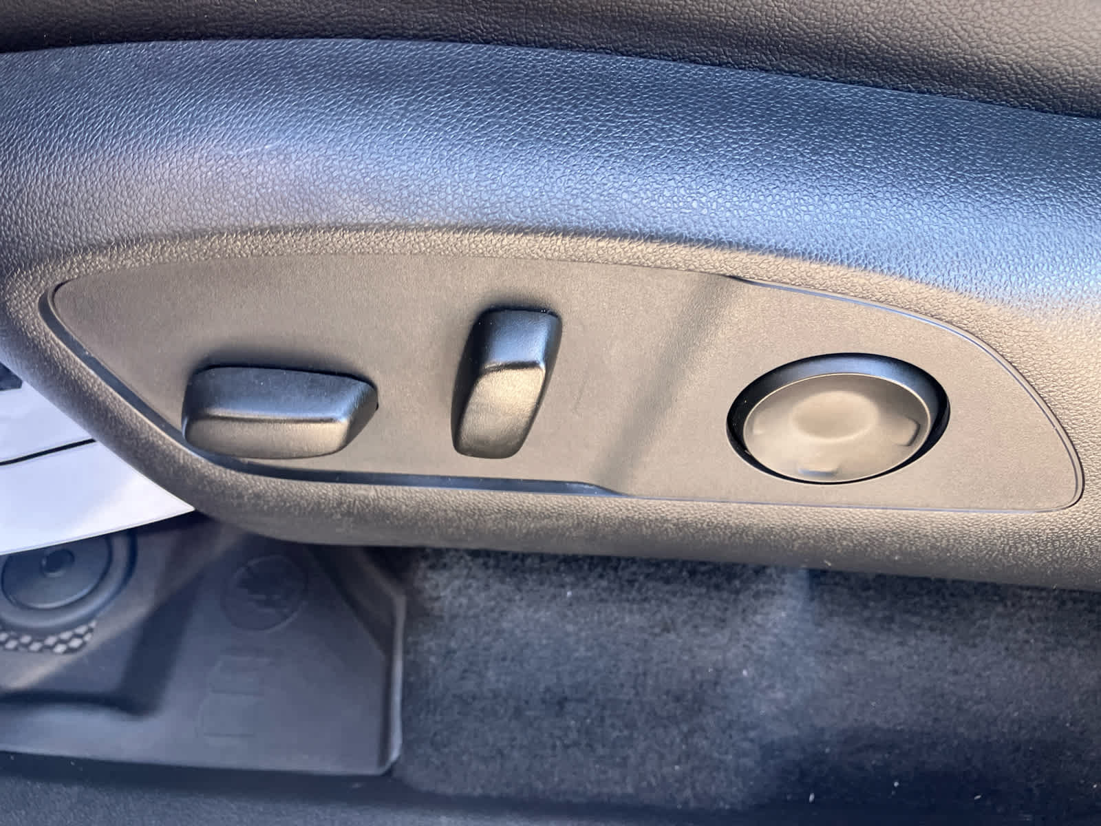 Used 2026 Chevrolet Traverse RS w/ LPO, Floor Liner Package FWD image 10