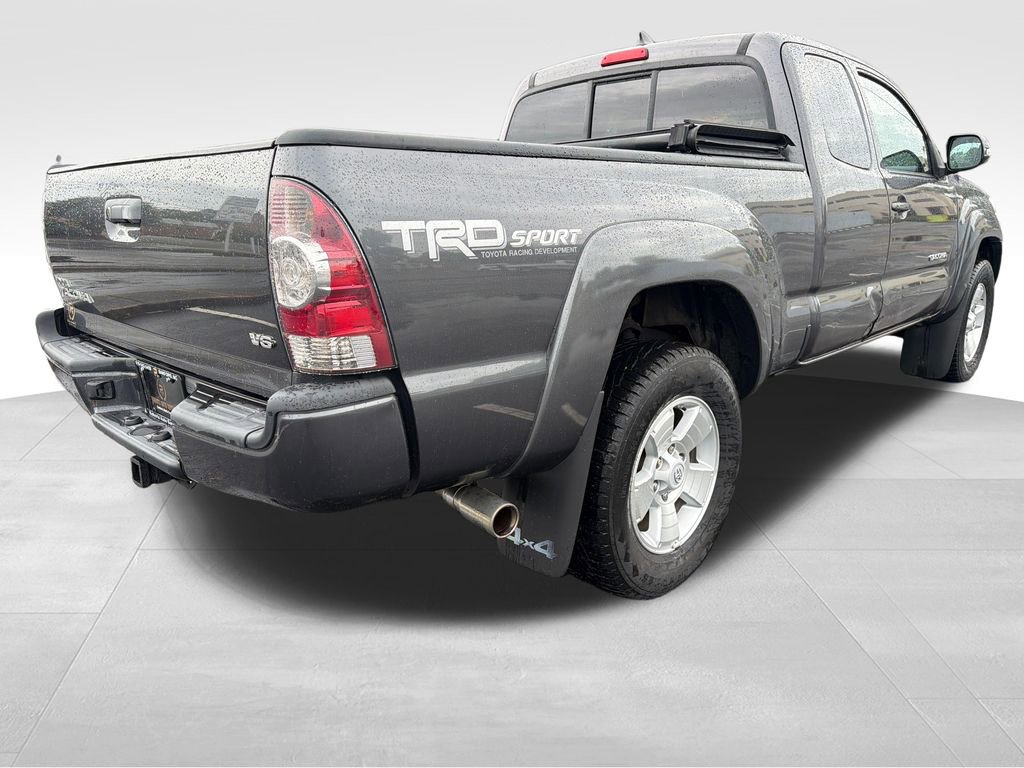 Used 2015 Toyota Tacoma 4x4 Access Cab V6 w/ TRD Sport Package image 5