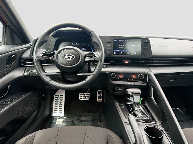 Certified 2026 Hyundai Elantra Sport FWD image 22