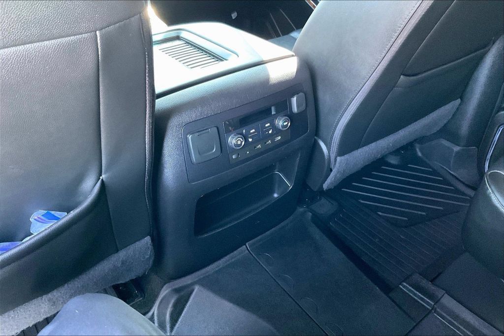 Used 2018 Chevrolet Tahoe Premier AWD/4WD image 10