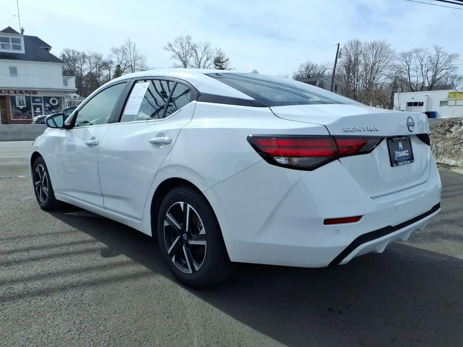 Used 2024 Nissan Sentra SV FWD image 5