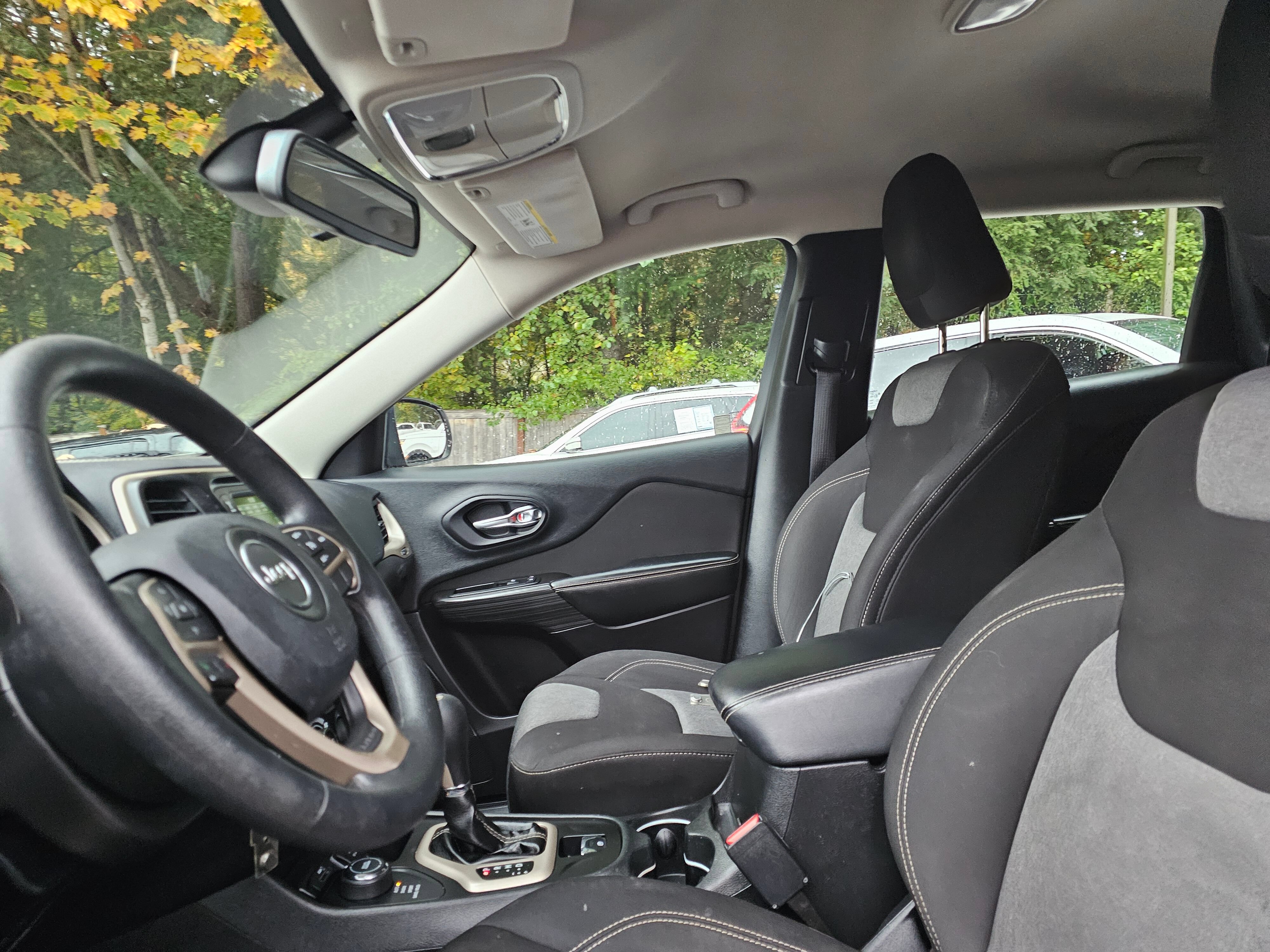 Used 2014 Jeep Cherokee Sport AWD/4WD image 24