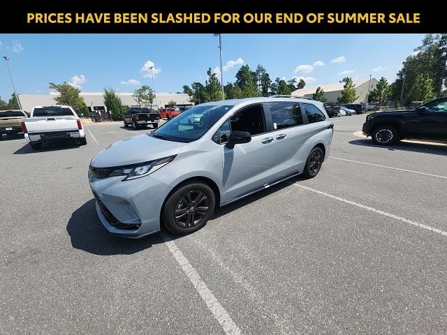Certified 2025 Toyota Sienna XSE w/ XSE Plus Package AWD/4WD image 7