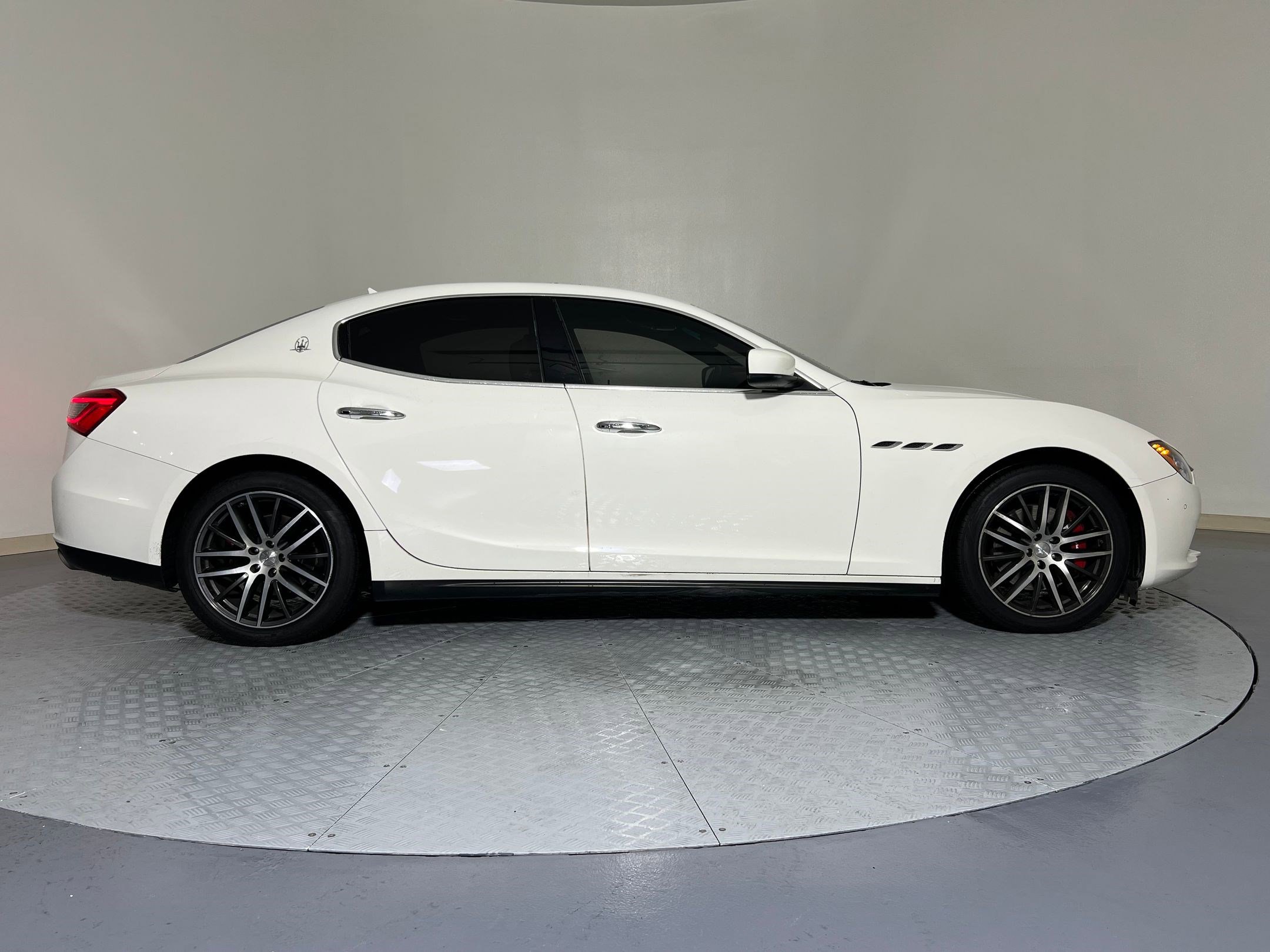 Used 2016 Maserati Ghibli image 7