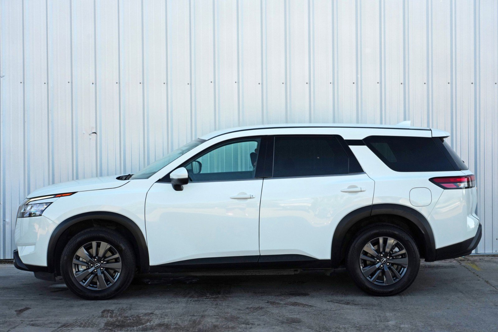 Used 2022 Nissan Pathfinder S image 44