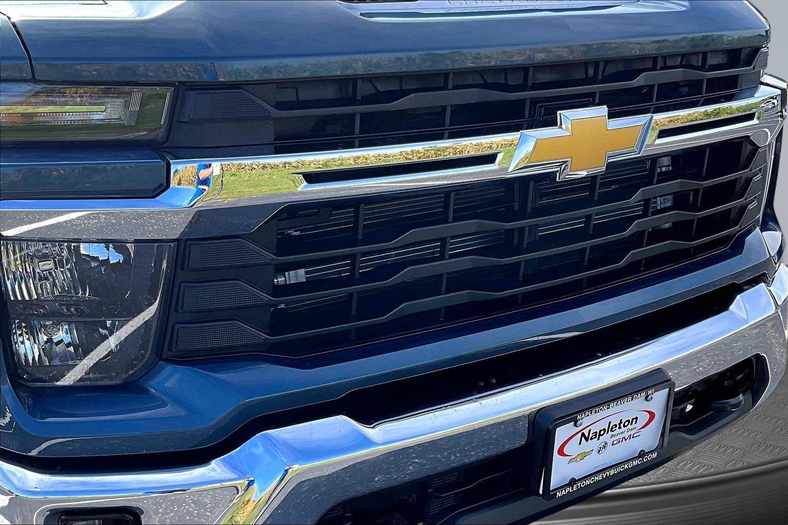 Used 2025 Chevrolet Silverado 3500 LT w/ Leather Package AWD/4WD image 29