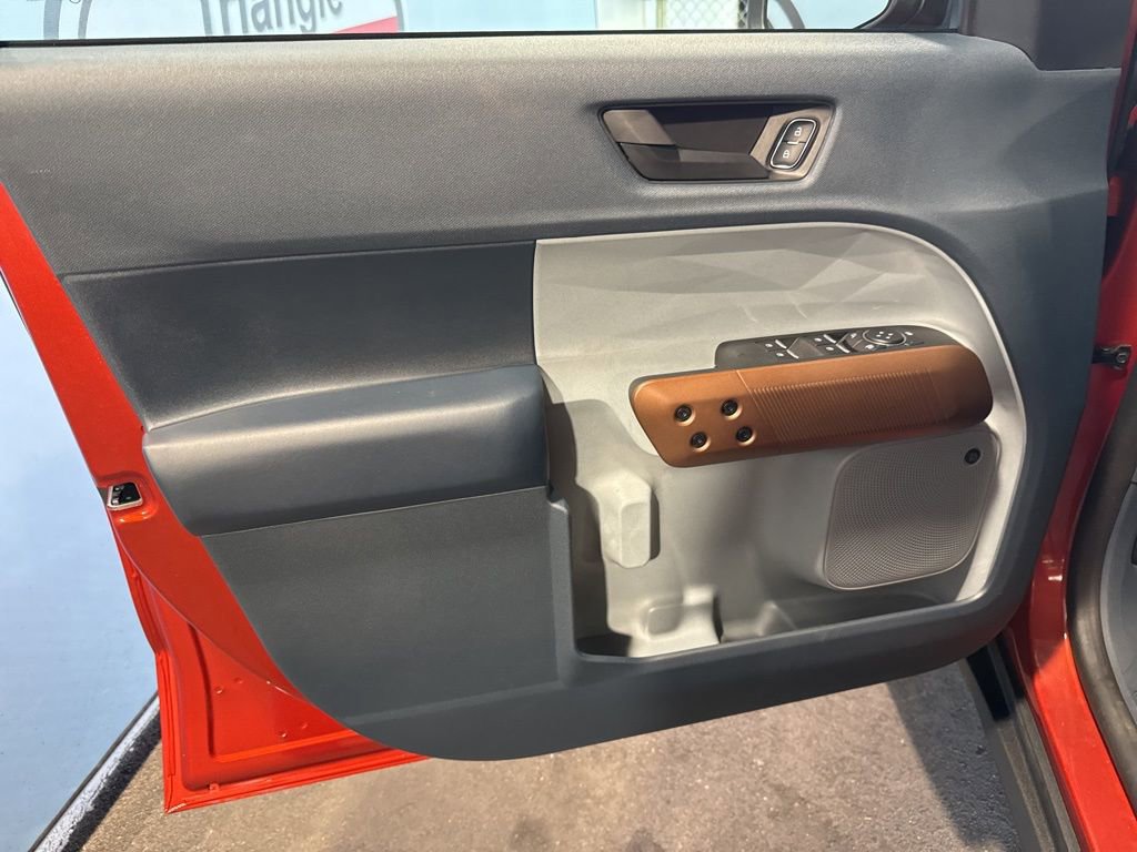 Used 2022 Ford Maverick Lariat image 30