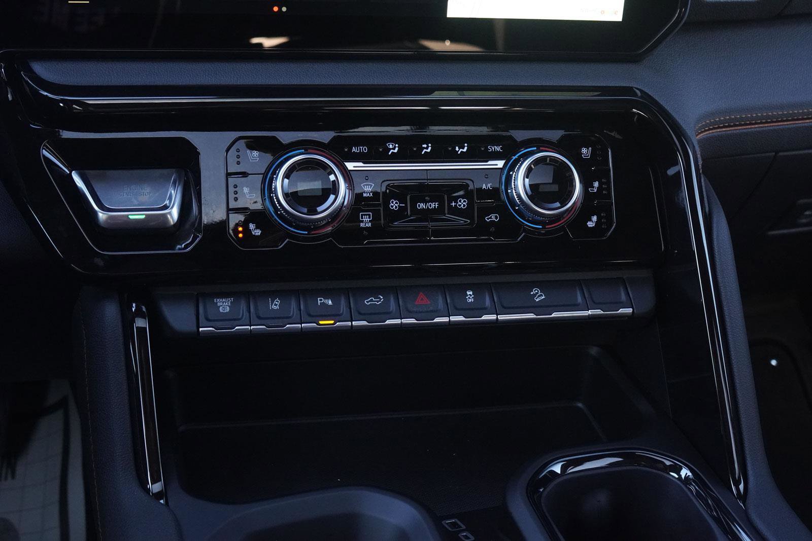 New 2026 GMC Sierra 2500 AT4 w/ AT4 Premium Plus Package image 24