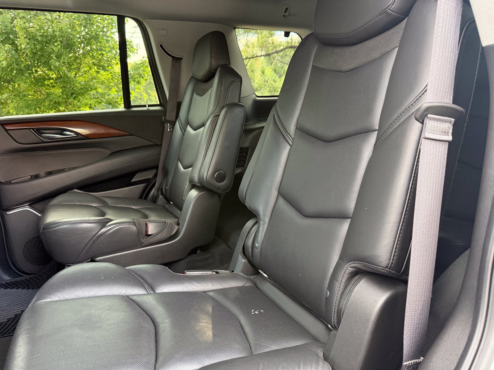 Used 2016 Cadillac Escalade Luxury AWD/4WD image 41