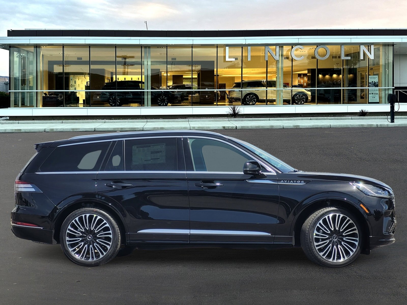 New 2025 Lincoln Aviator Black Label image 3