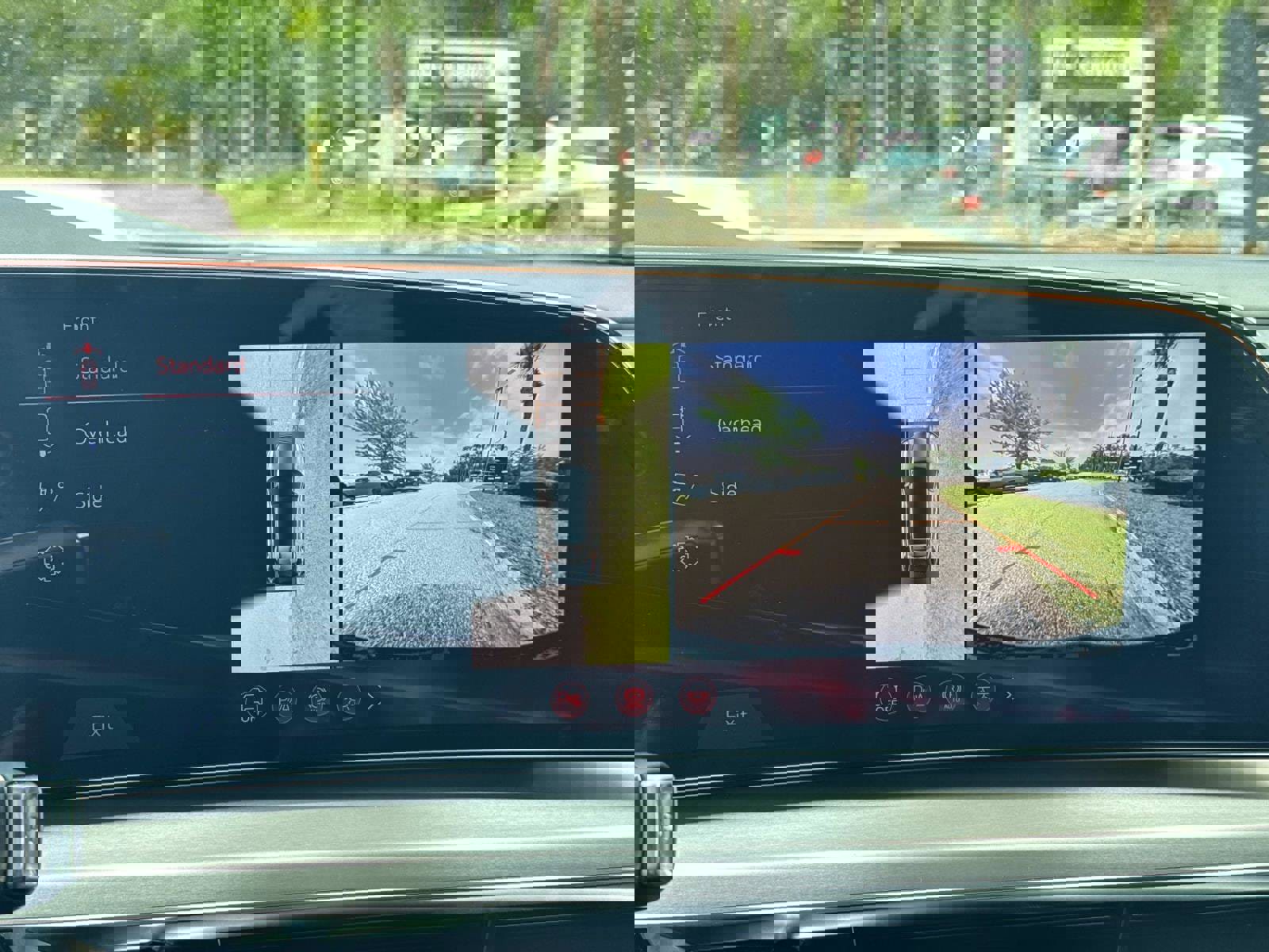 New 2026 Cadillac Lyriq V image 29