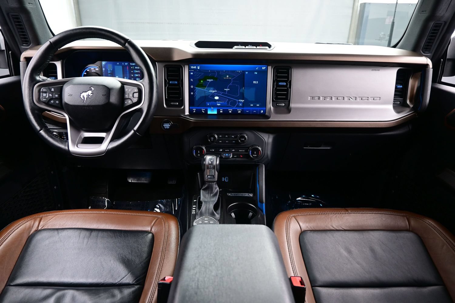 Used 2022 Ford Bronco Outer Banks AWD/4WD image 16