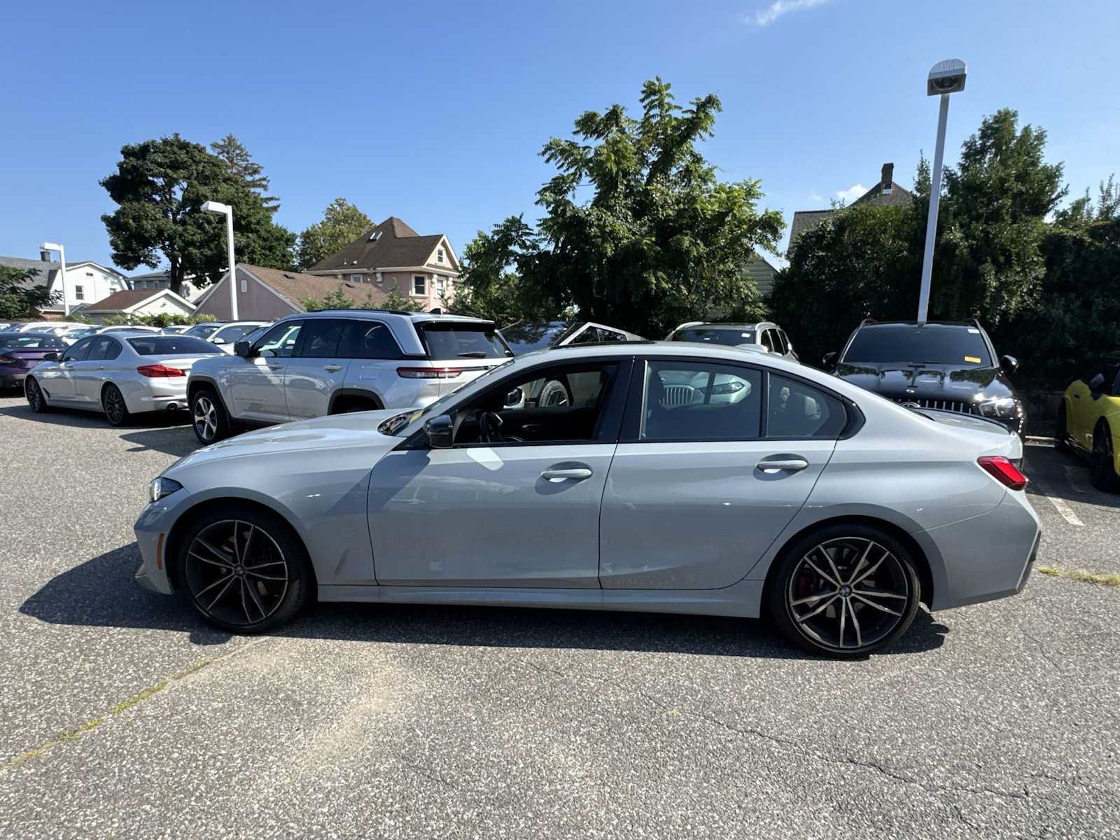 Used 2023 BMW 330i xDrive Sedan w/ M Sport Package AWD/4WD image 4